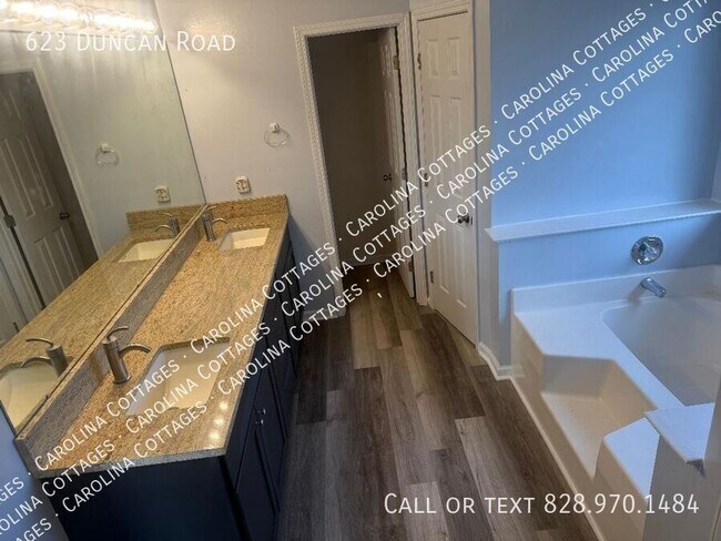 Foto del edificio - 623 Duncan Rd