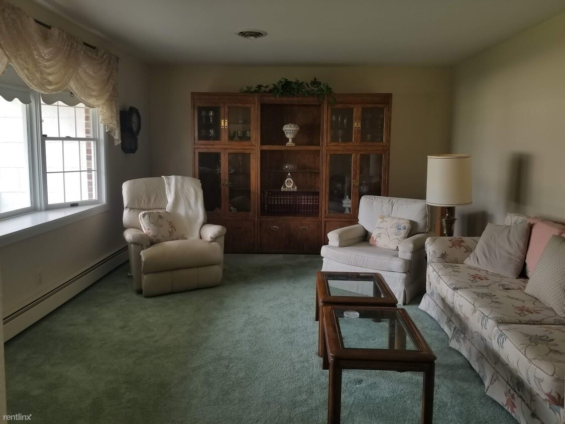 Primary Photo - 2 br, 2 bath House - 612 W Connecticut Ave