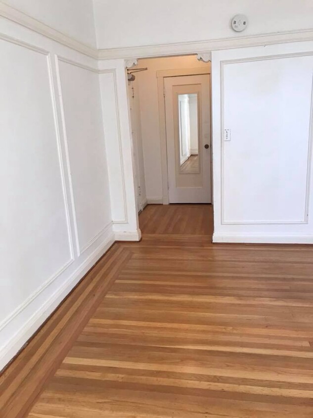 Foto del edificio - 2419 Durant Ave