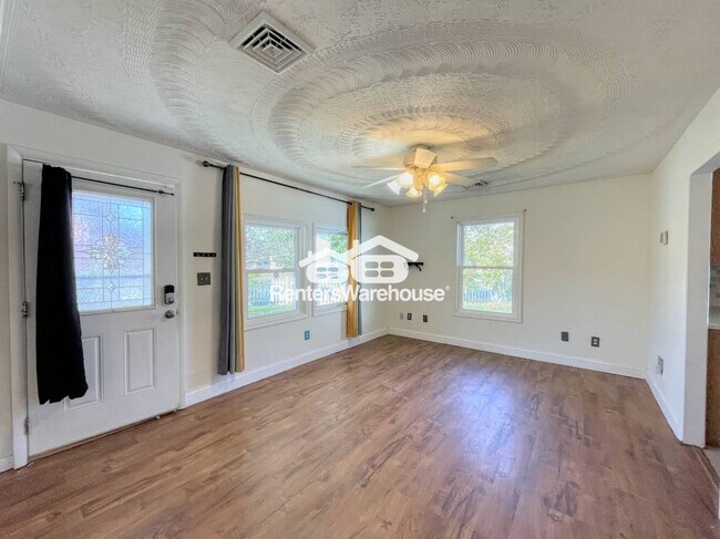 Foto del edificio - 1001 Bowden Ave