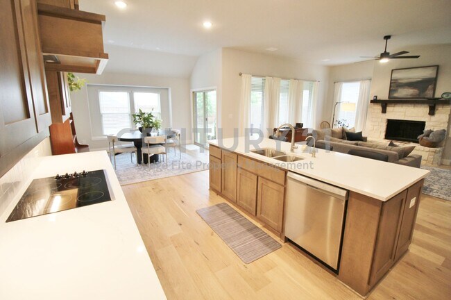 Foto del edificio - Stunning 3/3/2 Home with Modern Features in Waxahachie for Rent!