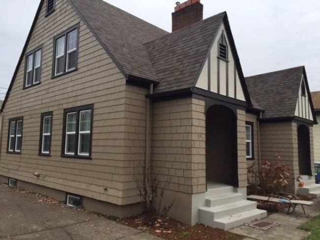 Building Photo - 210-214 NW 11th St.