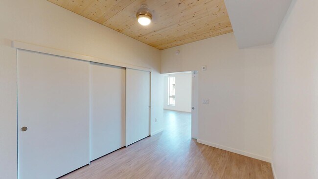 Interior Photo - Cirrus