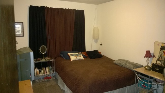Habitación 1 - 215 Fremont St