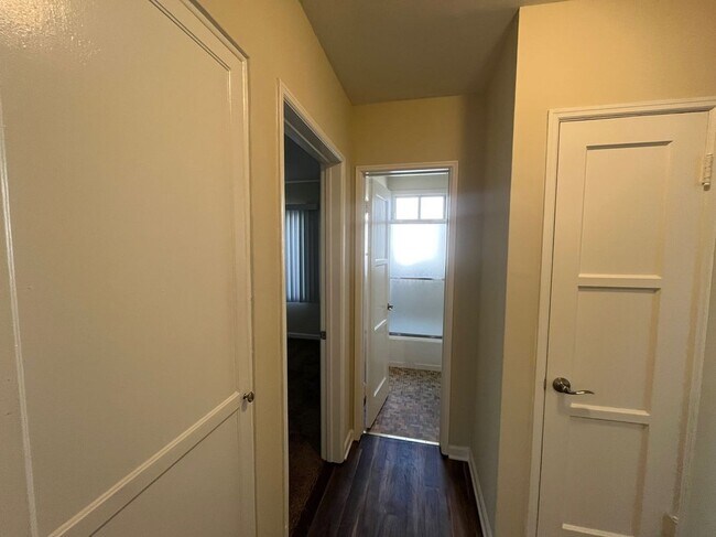 Foto del edificio - 132 N Maple St