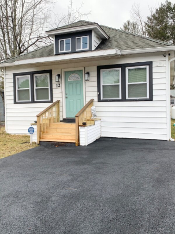 12 Broadway, Loch Sheldrake NY Broadway, LOCH SHELDRKE, NY 12759