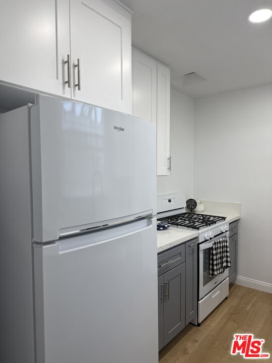 Foto del edificio - 3310 W 77th St