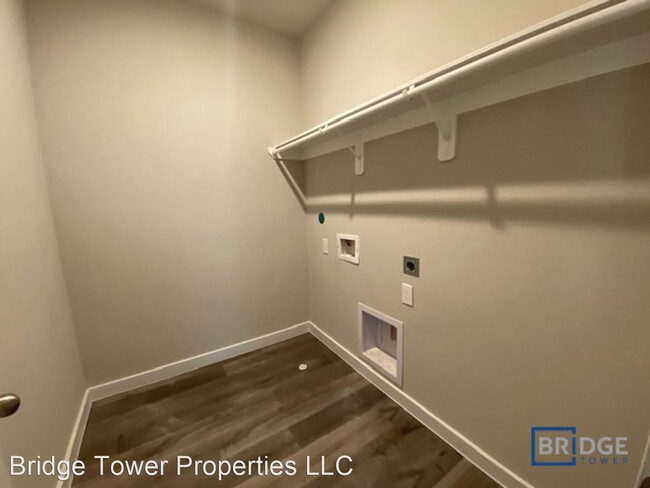 Building Photo - 3 br, 2.5 bath House - 377 N Centro Circle