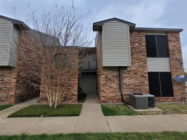 Foto del edificio - 6010 Marvin Loving Dr