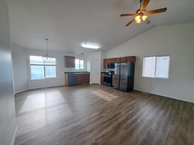 Building Photo - 7398 N Ute Dr