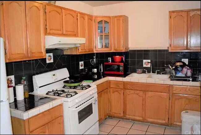 Building Photo - 8462 Zamora Ave