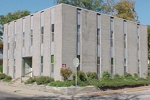 Building Photo - 325 E 10th St