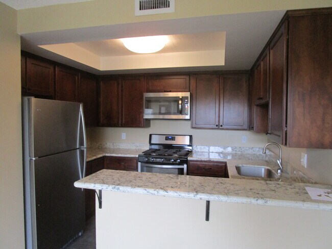 Building Photo - 205 Huntington St