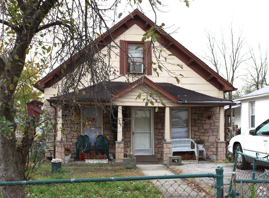 Primary Photo - 1639 1/2 Clay St
