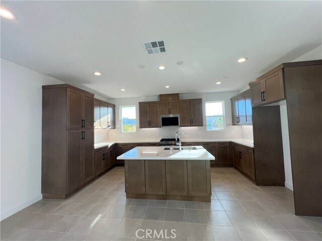 Foto del edificio - 75225 Aldrich Dr