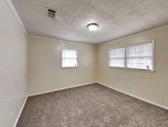 Foto del edificio - 3500 Rogers Dr
