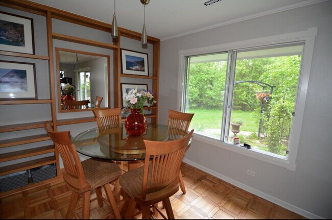 Foto del edificio - 1330 Barclay Ln