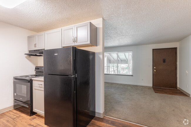 1BR, 1BA - 542 SF - Kitchen - Cedar Lane and Garden Glen