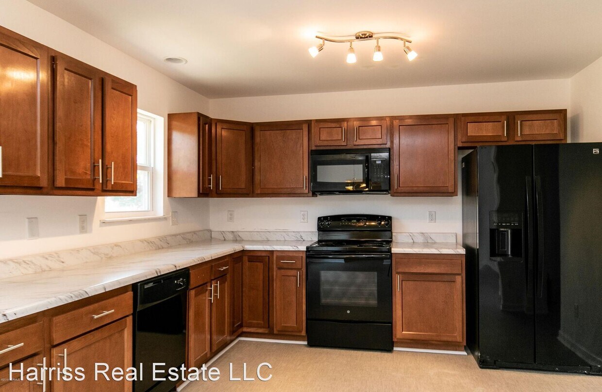 Building Photo - 3 br, 2.5 bath House - 1116 Jordan Lake Court