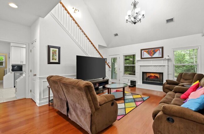 Foto del edificio - 174 Hardwood Forest Dr