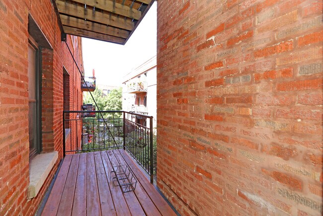 Foto del edificio - 925 W Sunnyside Ave