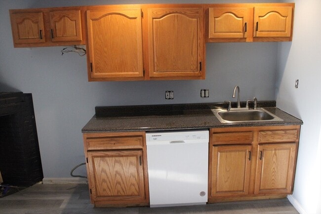 Building Photo - 417 Court St