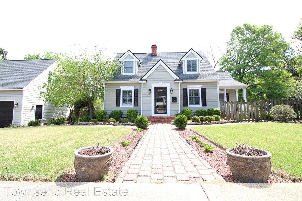 Primary Photo - 212 Westmont Dr
