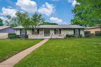Building Photo - 3817 Crestpark Dr