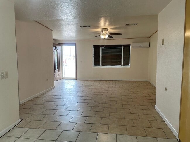 Building Photo - 505 Park Blvd