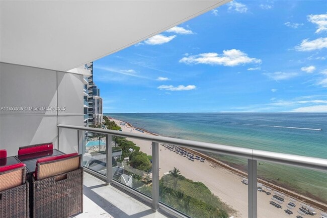 Building Photo - 17001 Collins Ave