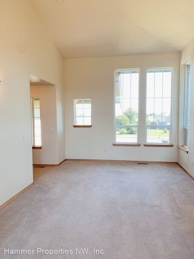 Building Photo - 3 br, 2.5 bath House - 2603 Pacific Highla...