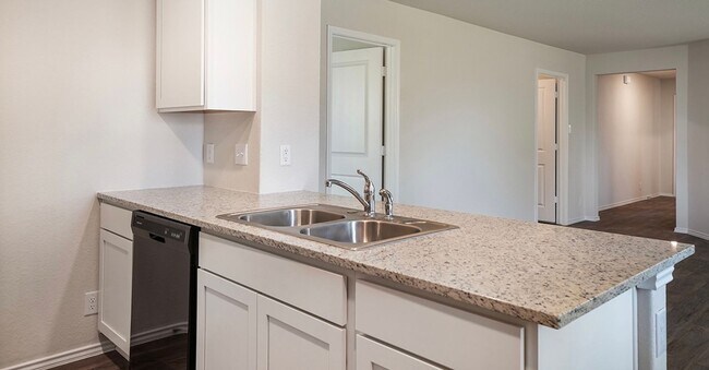Building Photo - Newer Home Designed With You In Mind