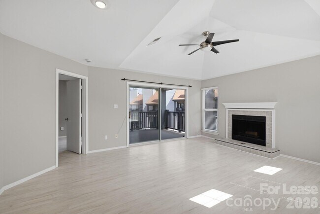 Foto del edificio - 18841 Vineyard Point Ln