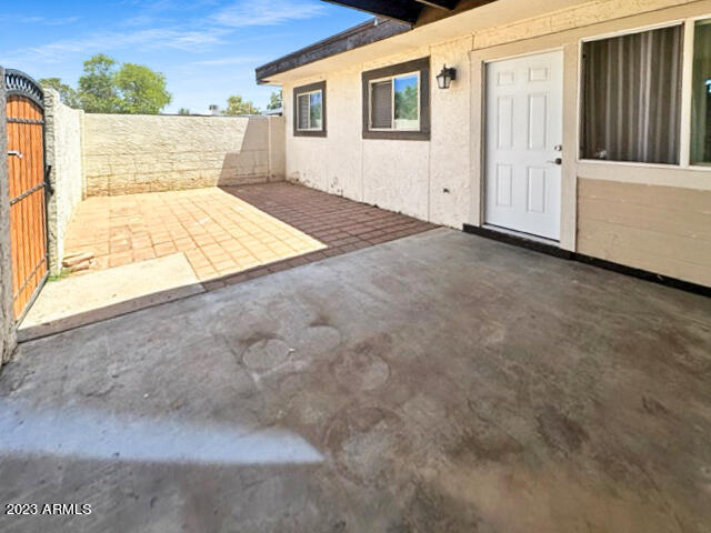 Building Photo - 720 S Dobson Rd