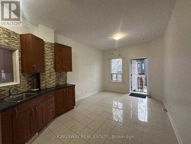 Building Photo - 1504 Queen St W