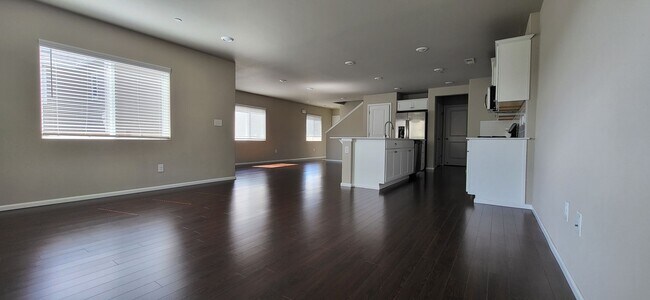 Foto del edificio - 3332 Hoffman Hill Blvd