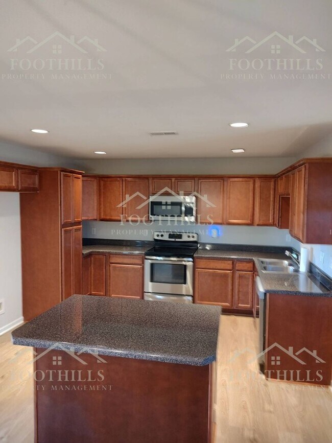 Foto del edificio - Your Next 3BR Home Awaits – Pets Welcome!