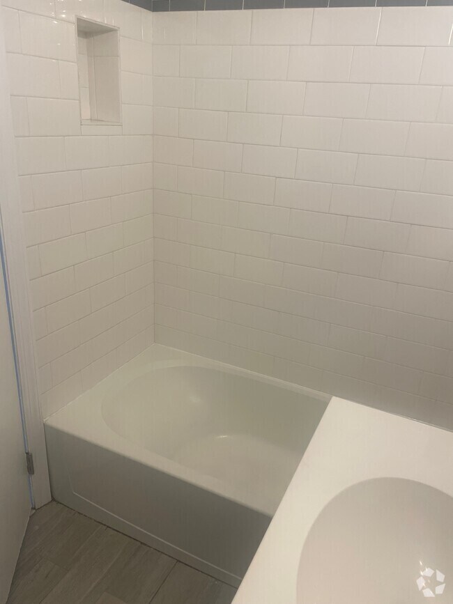 Best Luxury Country Village at Roosevelt Park Apartments for Rent