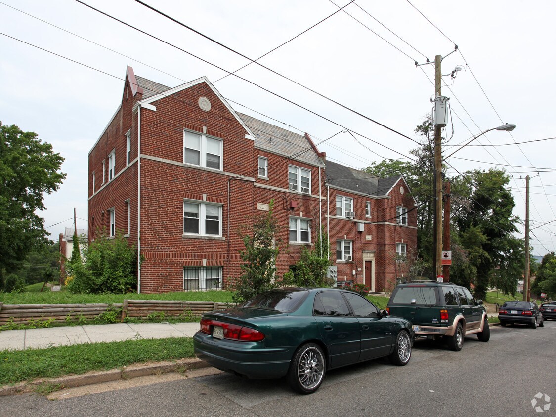 Building Photo - 1725 29th St SE