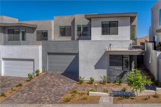 Building Photo - 5186 Meraki Ave