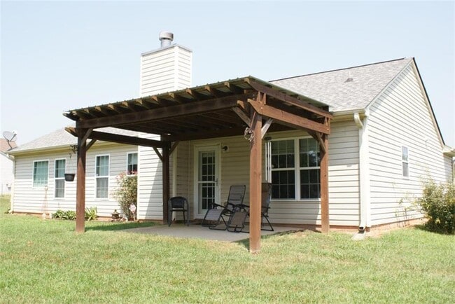 Building Photo - 211 Lucas Way