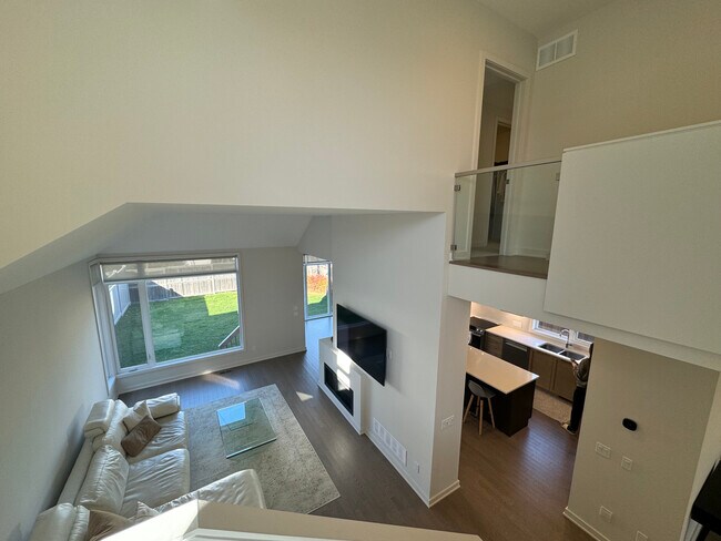 Building Photo - Stunning 4-Bedroom Family Home in Riverside South, Ottawa