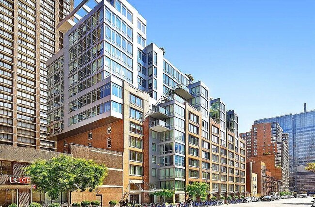 Foto del edificio - 303 E 33rd St
