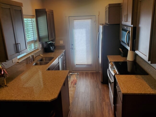 lots of storage/Huntsman cabinets - 1724 N Solomon Ct