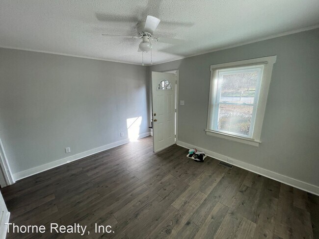 Building Photo - 3 br, 1 bath House - 8626 West Mount Drive