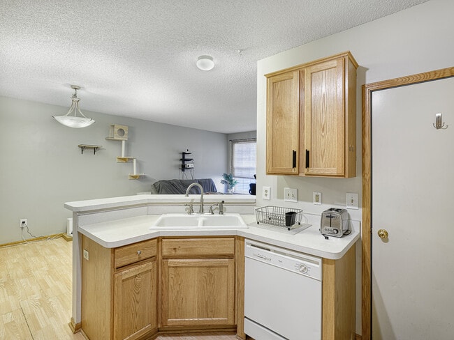 Foto del edificio - 1961 Bluestem Ln