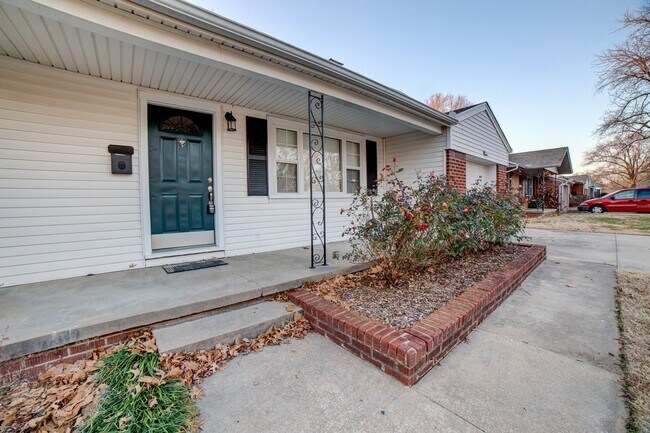 Foto del edificio - 3 Bed | 1 Bath  | Midtown Tulsa | Early Au...