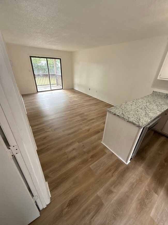 Foto del edificio - 1326 N Frye Ave