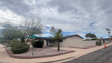 Building Photo - 8326 E Sage Dr