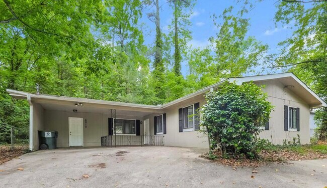 Building Photo - 6010 Mallory Rd